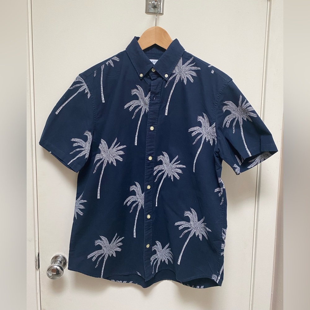 NWT Gap Standard Fit Palm Tree Floral Short Sleeve  Men’s Size M